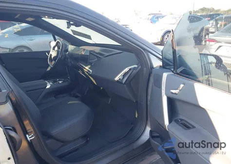 2023 BMW Ix xDrive50 z USA, uszkodzony, nr VIN WB523CF07PCM51181